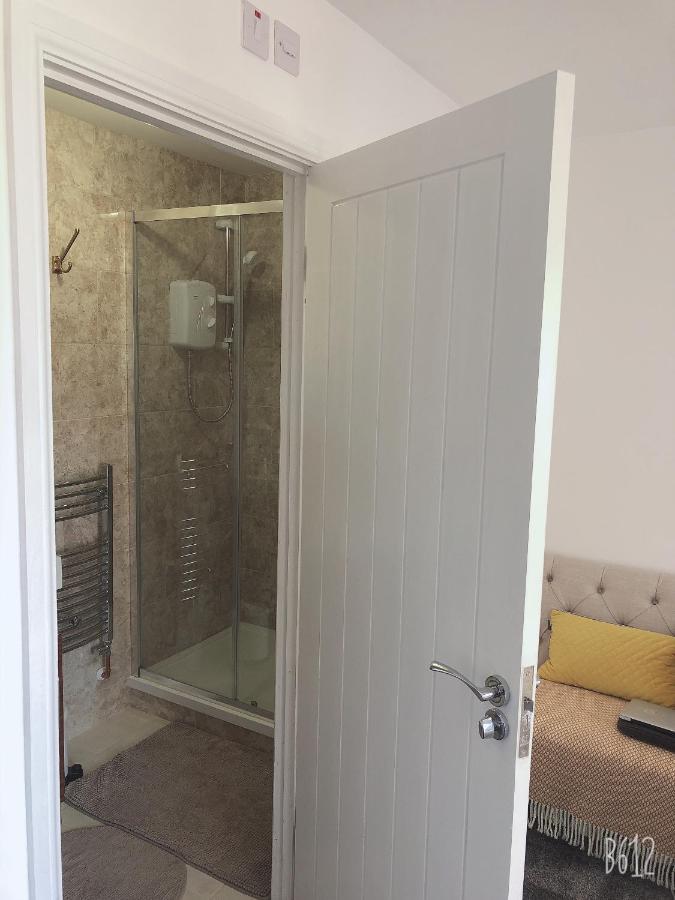 Flat 1 - Entire Modern Studio With En-Suite And Free Parking Close To Qmc, City Centre & Notts Uni 노팅엄 외부 사진